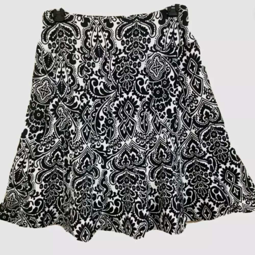 Ann Taylor Petites Women 6P Knee Length Skirt Full Gores 100% Silk Black White